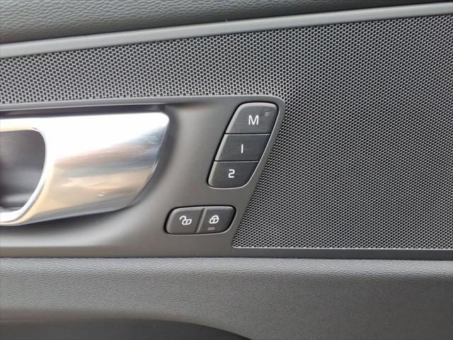 new 2025 Volvo XC60 car, priced at $53,950