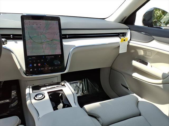 new 2025 Volvo EX90 car, priced at $87,950