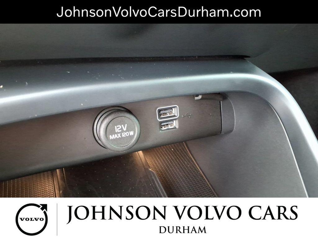 used 2021 Volvo XC40 car, priced at $26,984