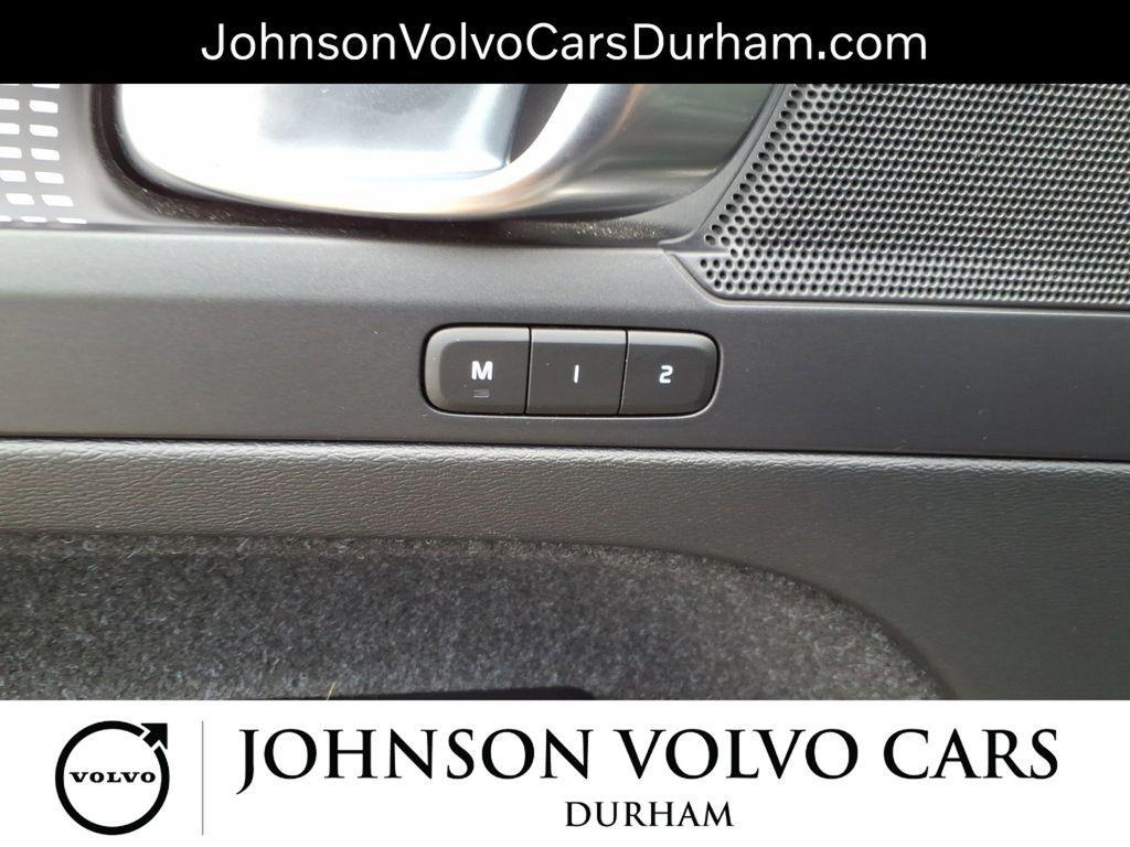 used 2021 Volvo XC40 car, priced at $26,984