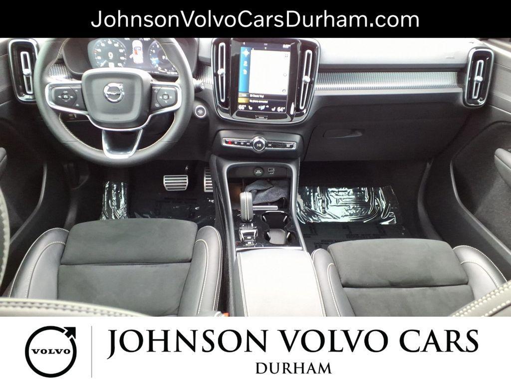 used 2021 Volvo XC40 car, priced at $26,984