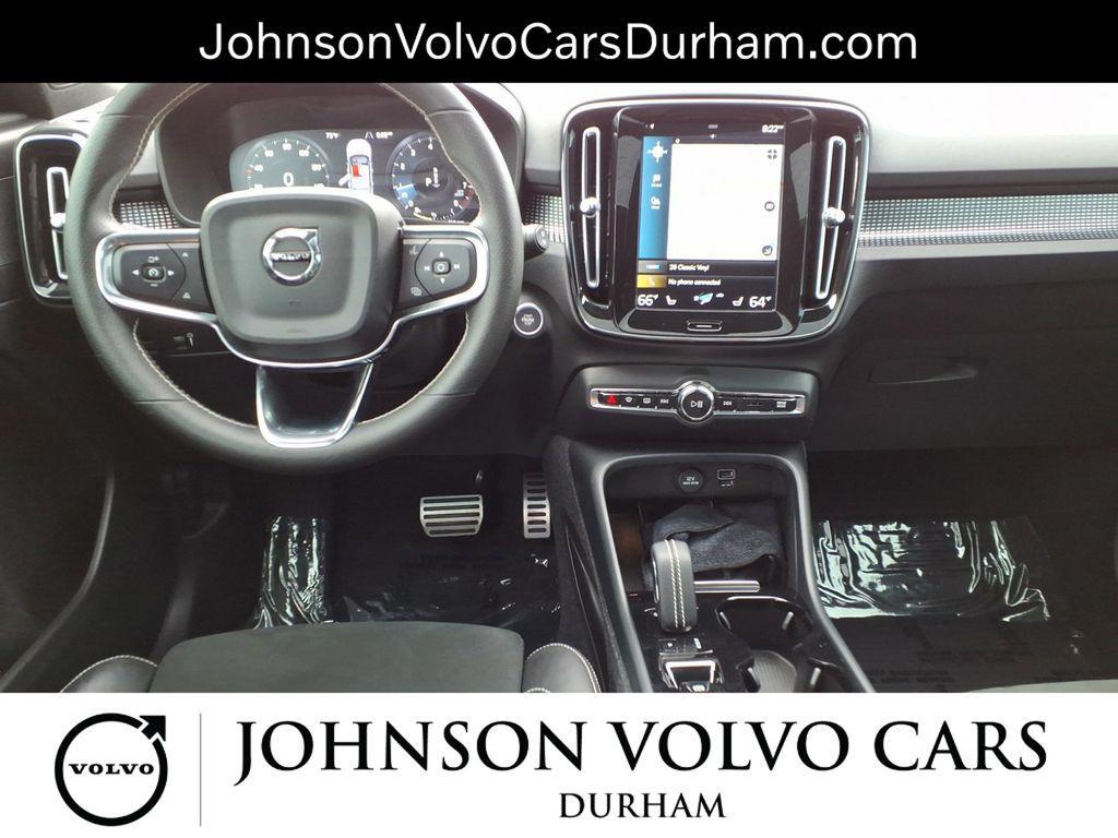used 2021 Volvo XC40 car, priced at $26,984