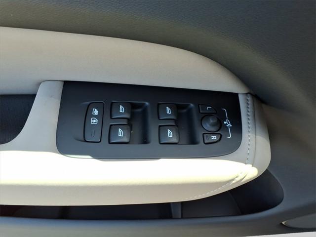 new 2026 Volvo XC60 car, priced at $58,785