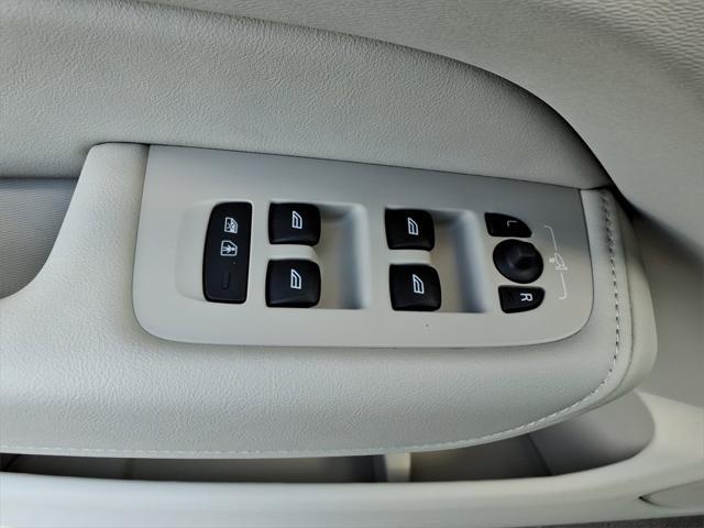 new 2025 Volvo XC60 Plug-In Hybrid car, priced at $67,060