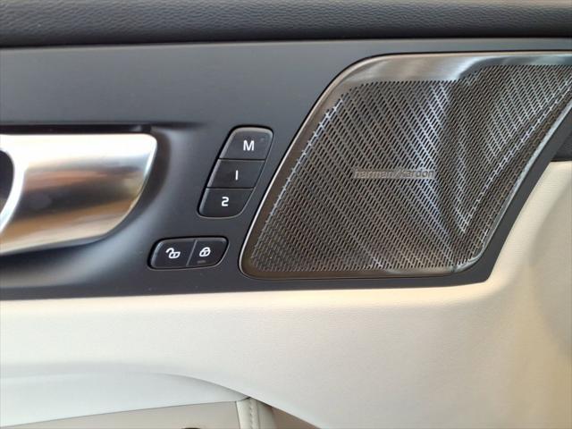 new 2025 Volvo XC60 car, priced at $59,415