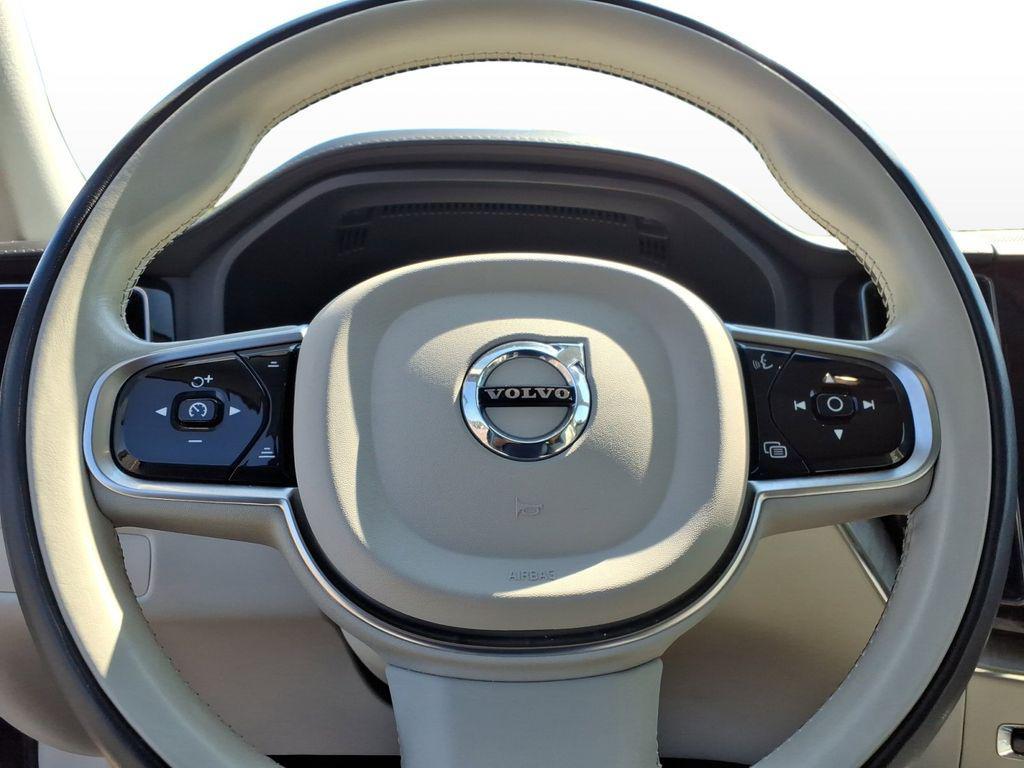 used 2023 Volvo XC60 car, priced at $41,922