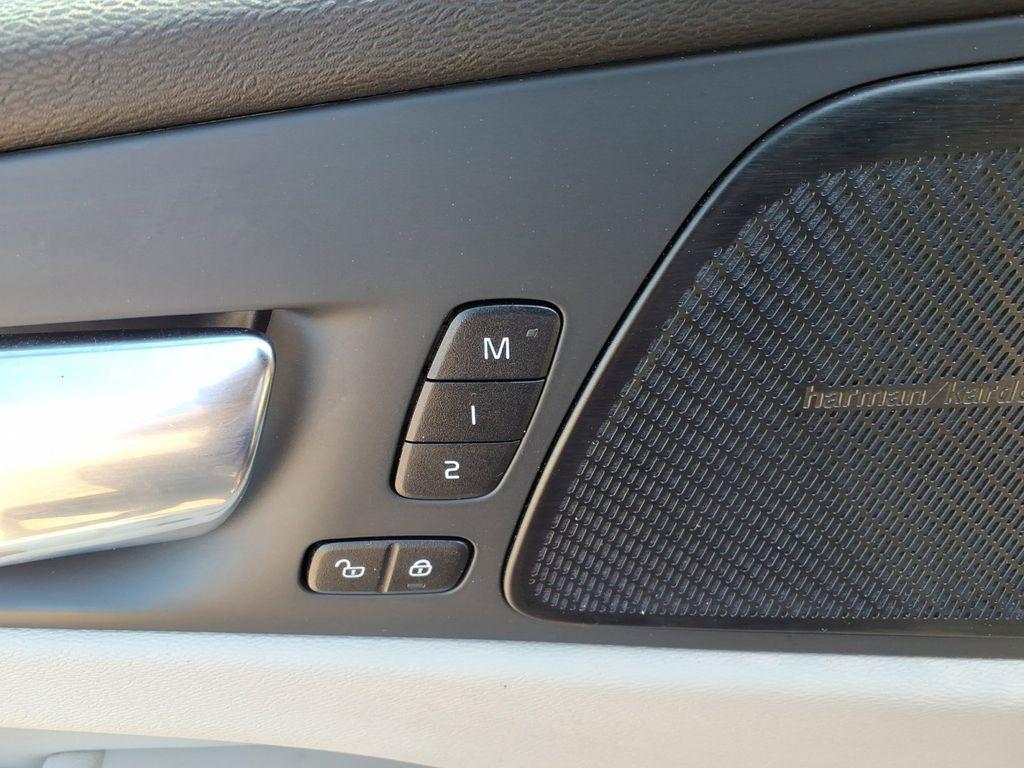 used 2023 Volvo XC60 car, priced at $41,922