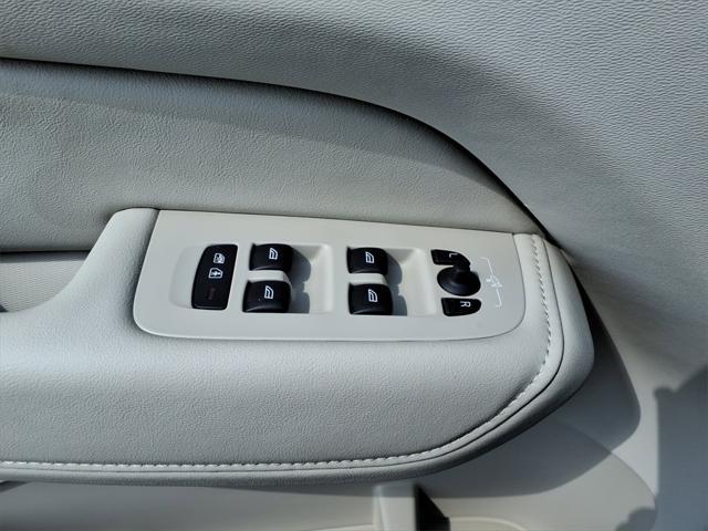 new 2025 Volvo XC60 Plug-In Hybrid car, priced at $65,980