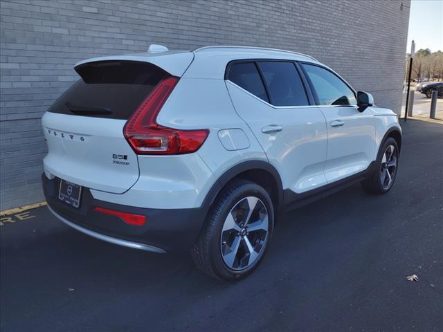 new 2025 Volvo XC40 car, priced at $45,015