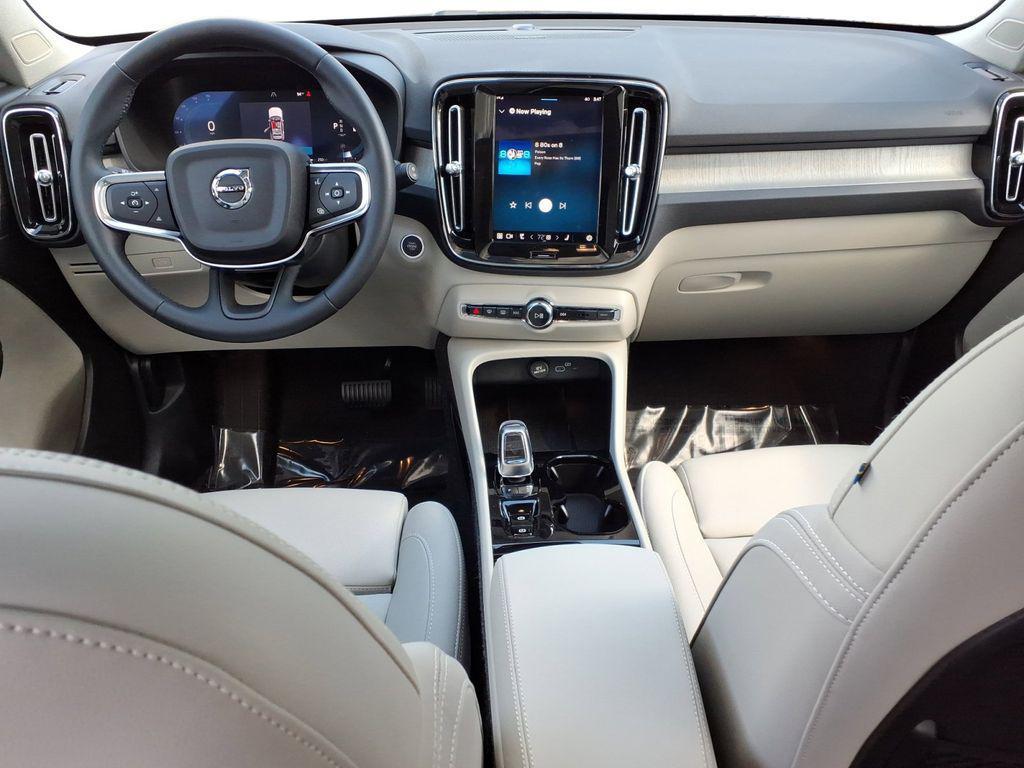 new 2025 Volvo XC40 car, priced at $49,550