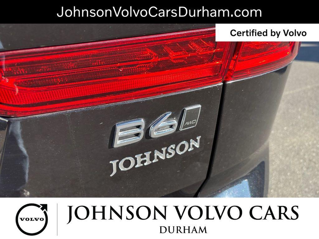 used 2022 Volvo XC60 car, priced at $37,551