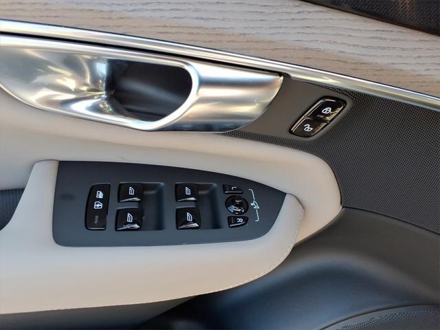 new 2025 Volvo XC90 Plug-In Hybrid car, priced at $78,535