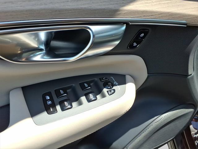 new 2025 Volvo XC90 car, priced at $67,050