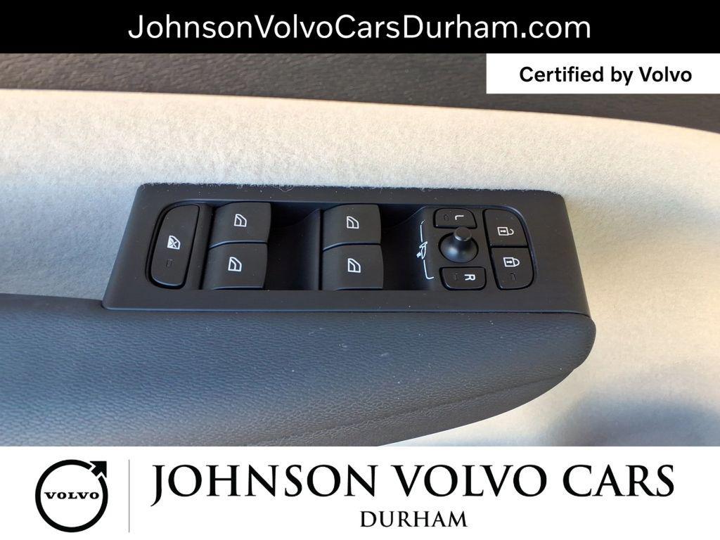 used 2023 Volvo XC40 car, priced at $32,422