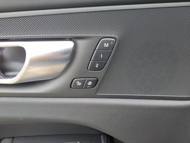 new 2025 Volvo XC60 car, priced at $54,750