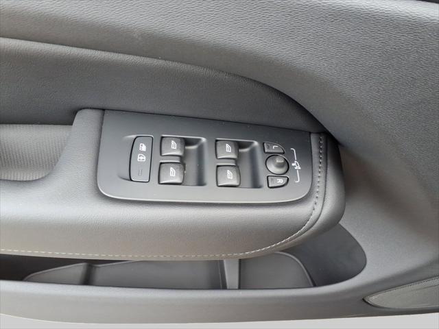 new 2025 Volvo XC60 car, priced at $54,750