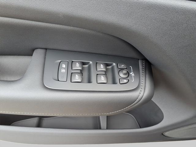 new 2025 Volvo XC60 car, priced at $55,750