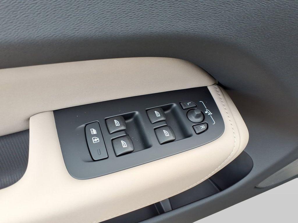 new 2026 Volvo XC60 car, priced at $54,985