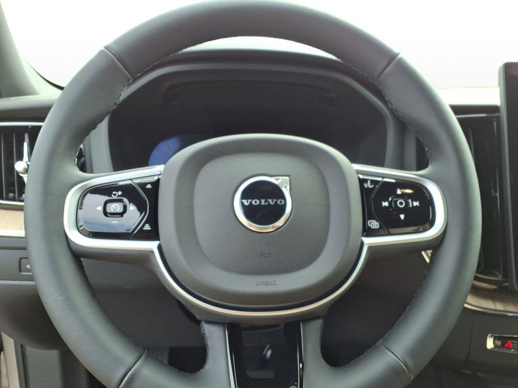 new 2026 Volvo XC60 car, priced at $54,985