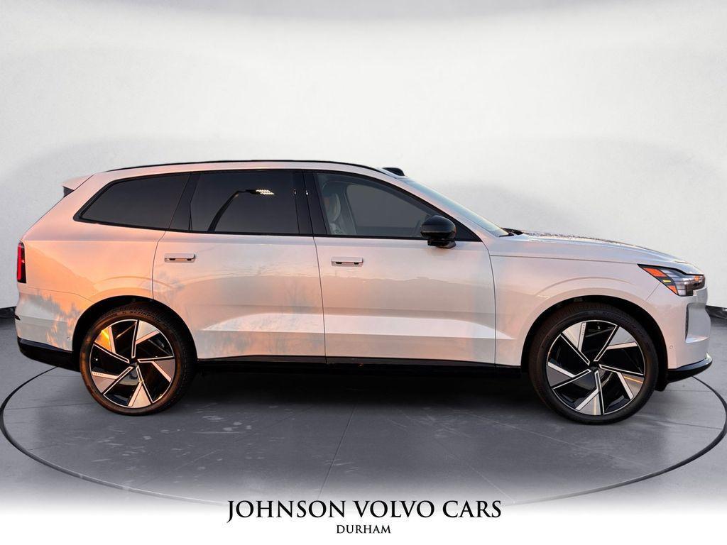 new 2025 Volvo EX90 car, priced at $79,025