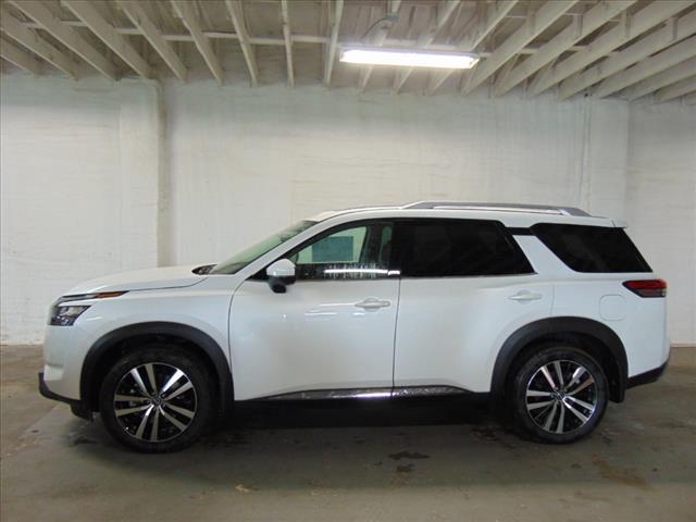 new 2025 Nissan Pathfinder car, priced at $54,060