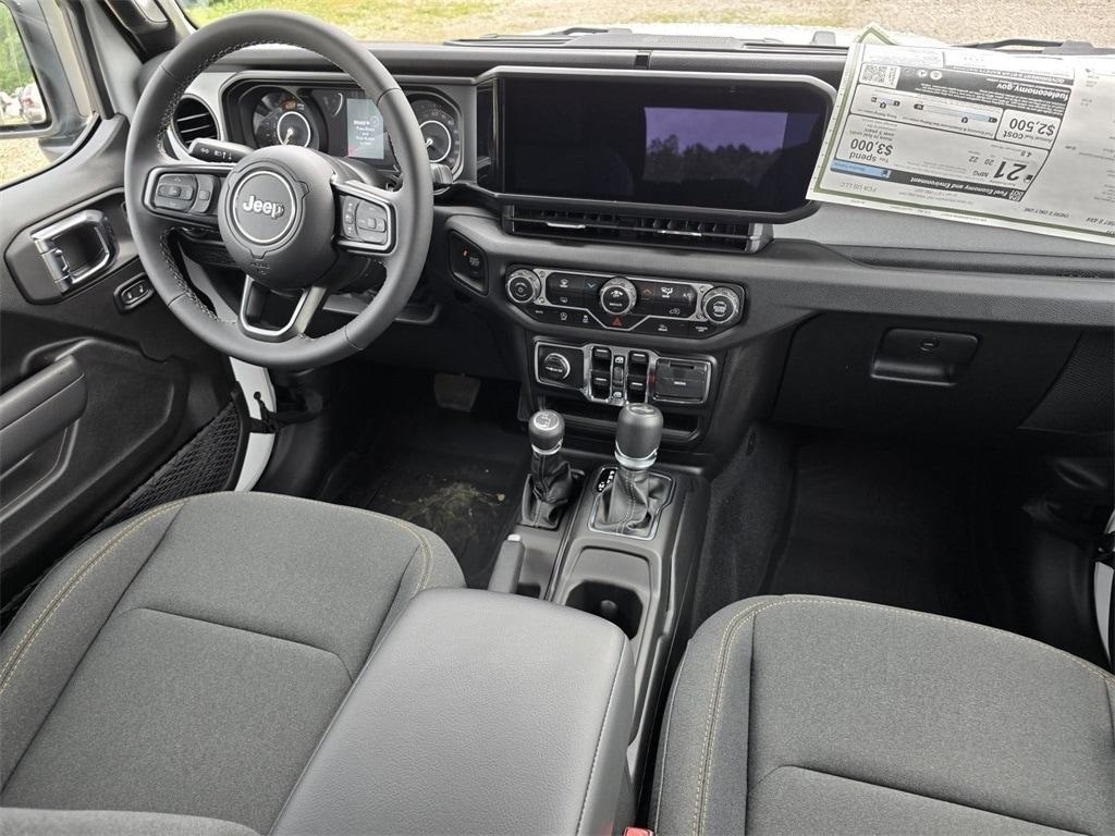 new 2025 Jeep Wrangler car, priced at $42,148