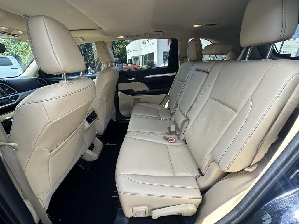 used 2019 Toyota Highlander car, priced at $26,232