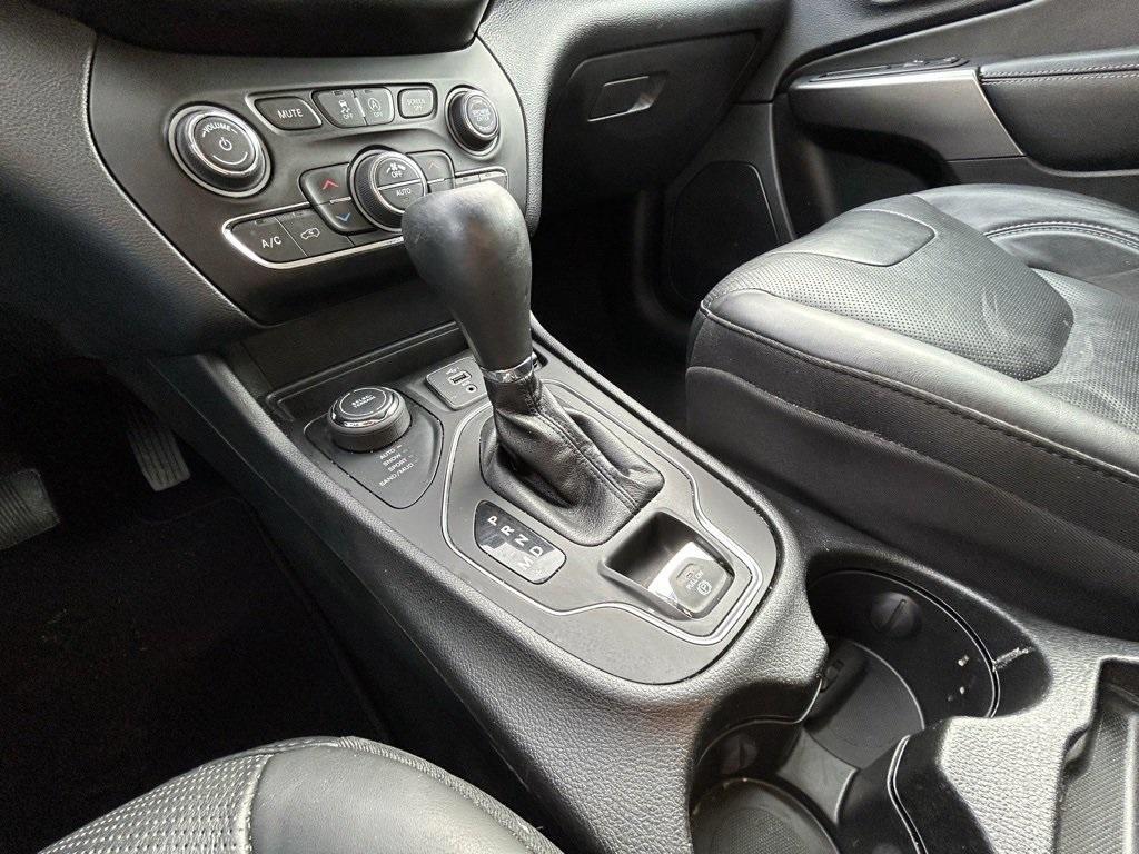 used 2021 Jeep Cherokee car, priced at $18,876