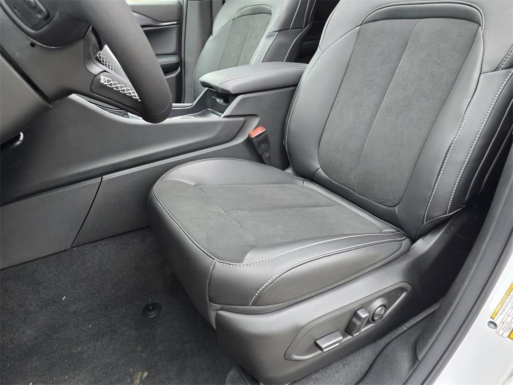 new 2025 Jeep Grand Cherokee car, priced at $40,155