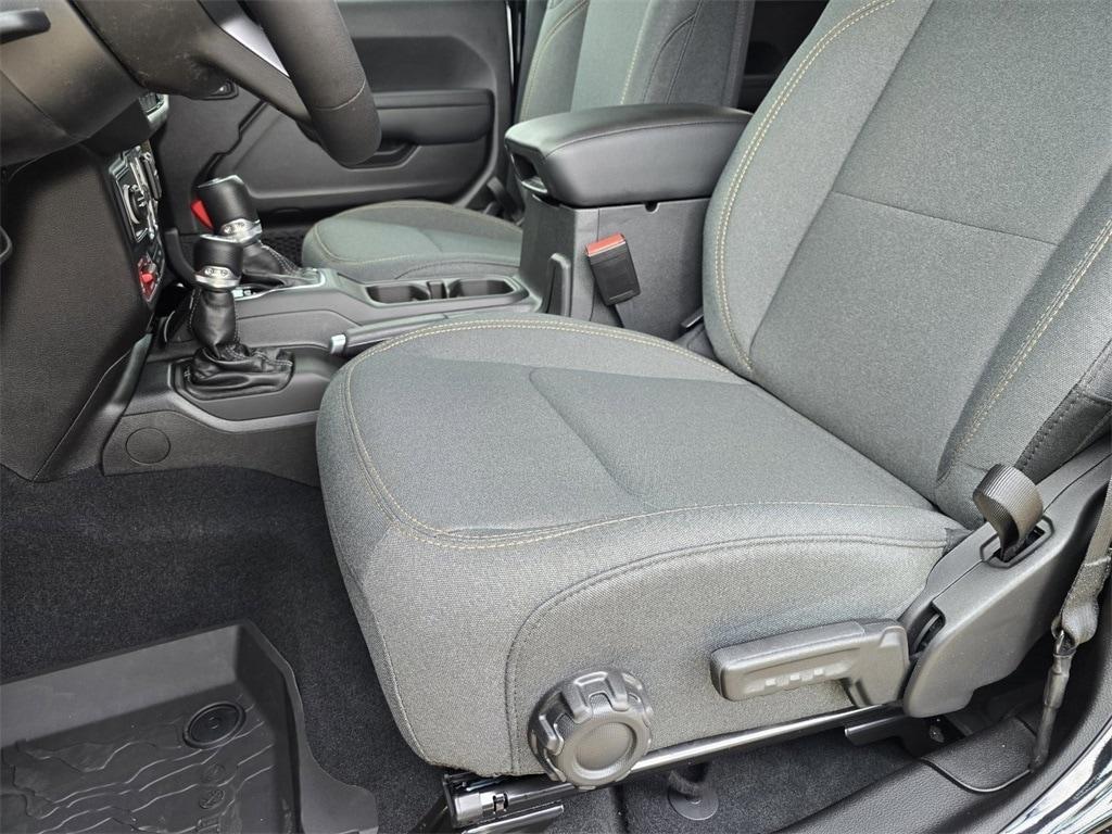 new 2025 Jeep Wrangler car, priced at $52,780