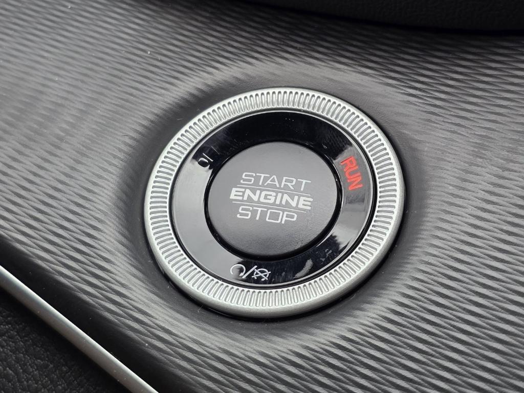 new 2025 Jeep Grand Cherokee car, priced at $43,750