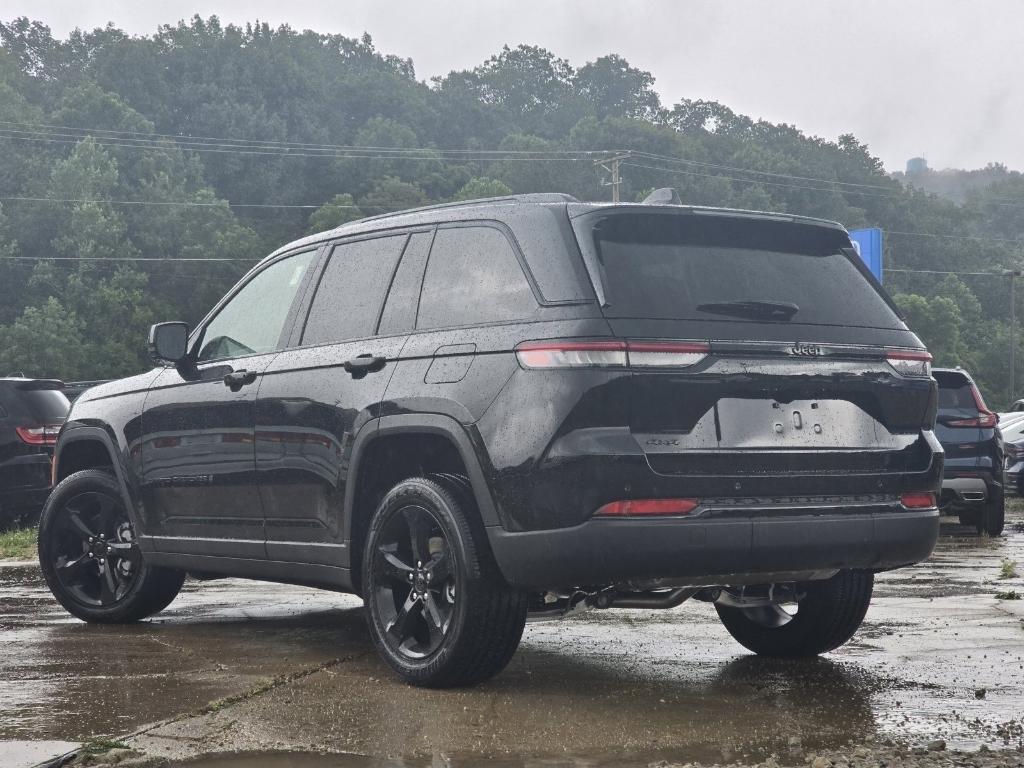 new 2025 Jeep Grand Cherokee car, priced at $43,750
