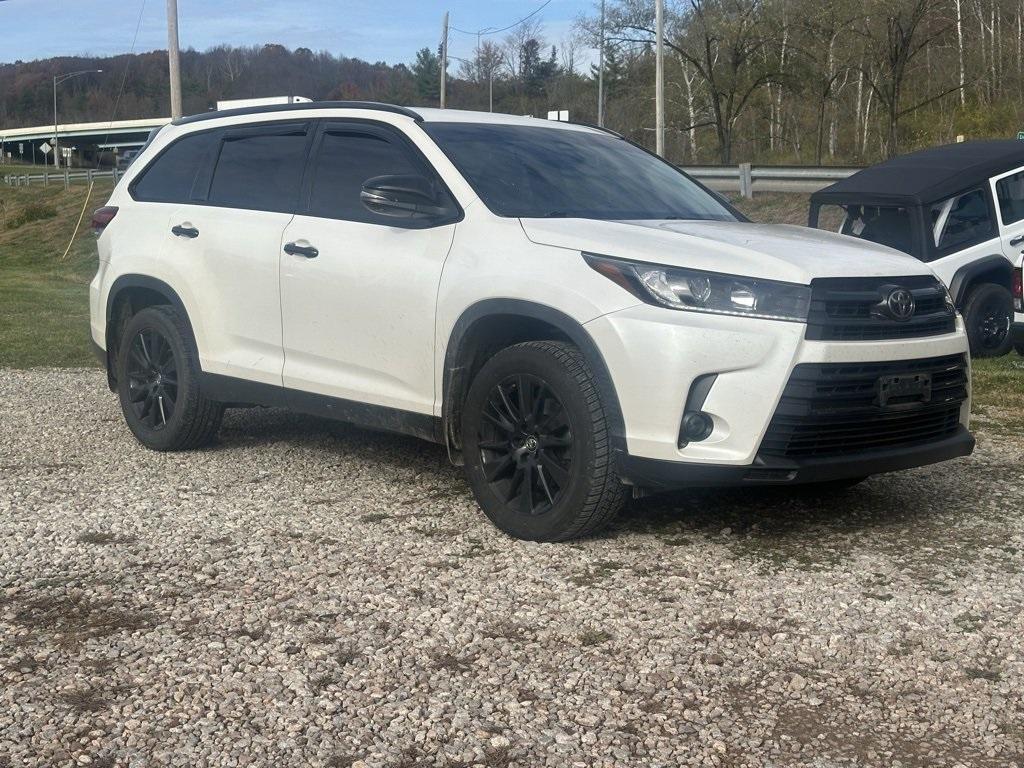used 2019 Toyota Highlander car, priced at $23,713