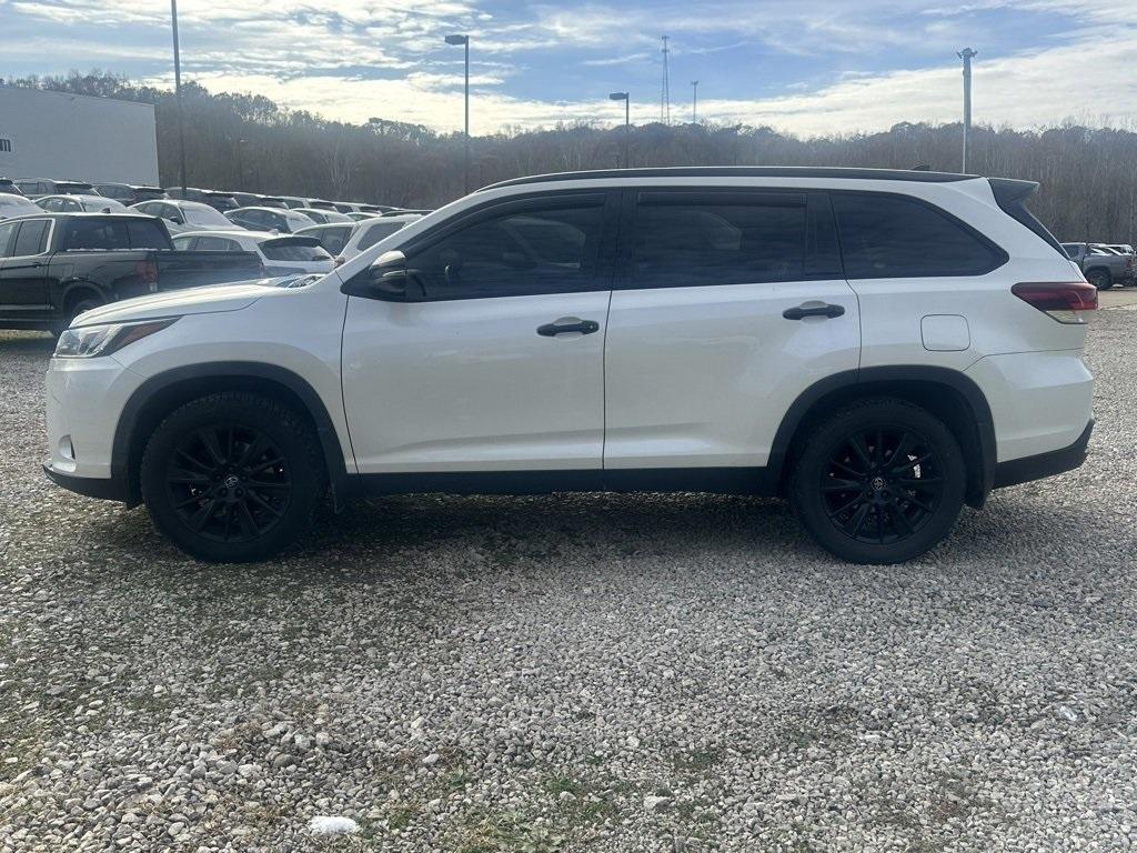used 2019 Toyota Highlander car, priced at $23,713