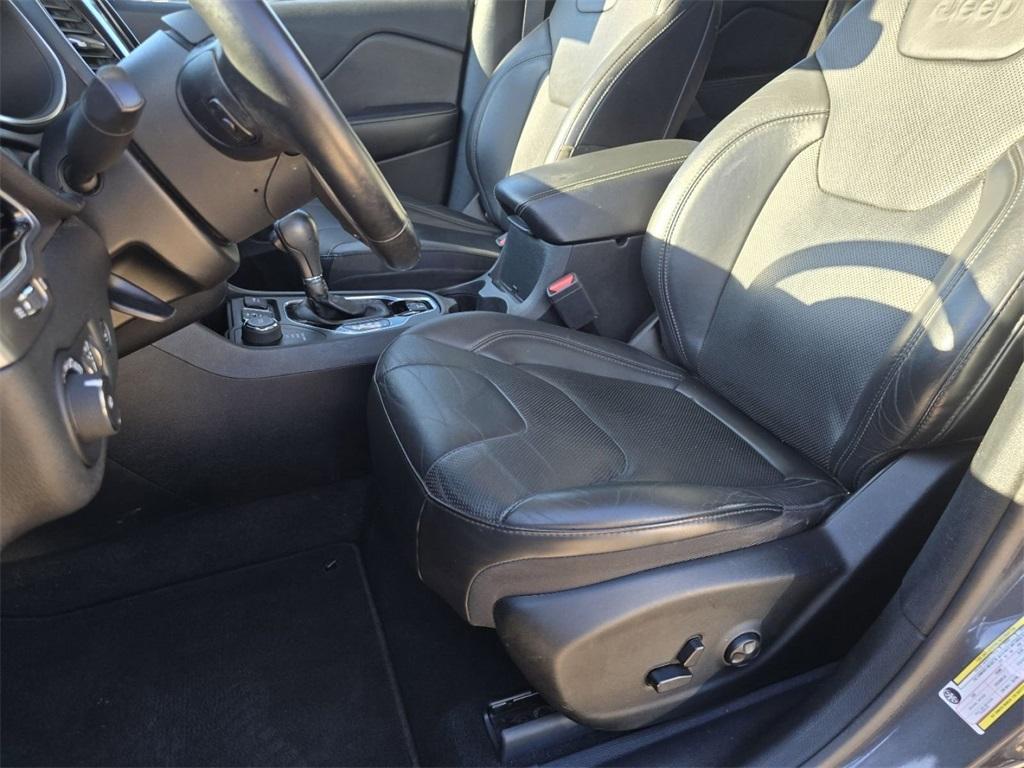 used 2019 Jeep Cherokee car, priced at $15,672