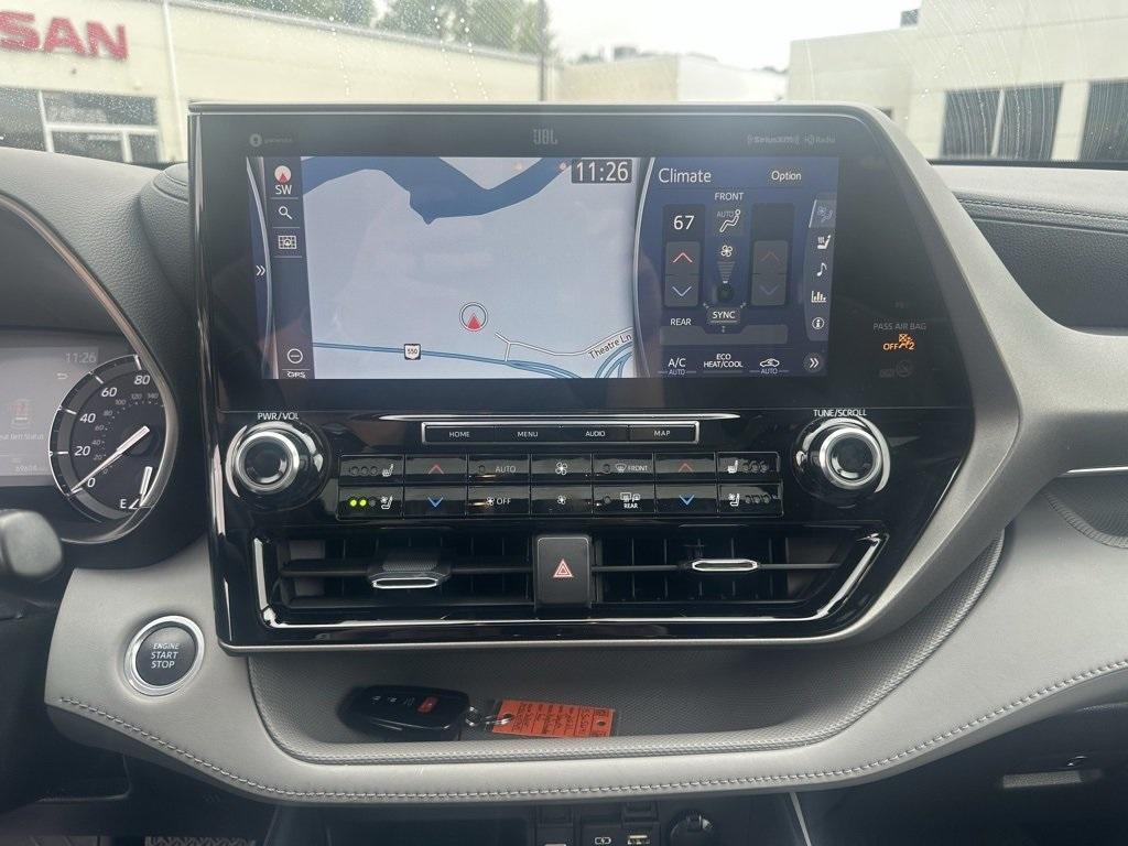 used 2021 Toyota Highlander car, priced at $32,980
