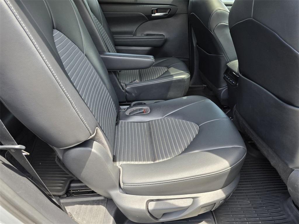 used 2021 Toyota Highlander car, priced at $26,980