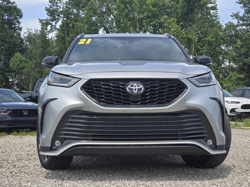 used 2021 Toyota Highlander car, priced at $26,980