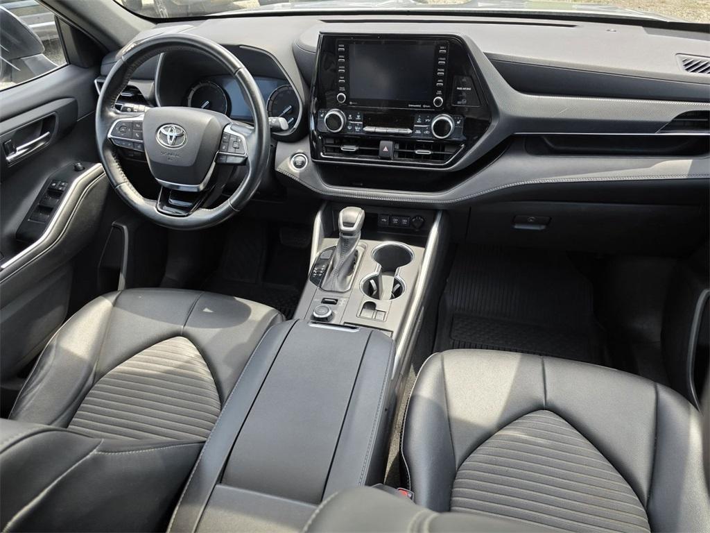 used 2021 Toyota Highlander car, priced at $26,980