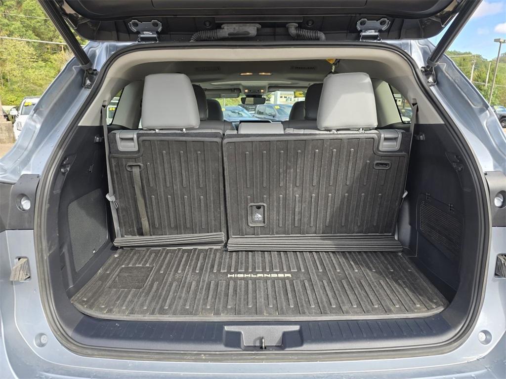 used 2023 Toyota Highlander car, priced at $39,931