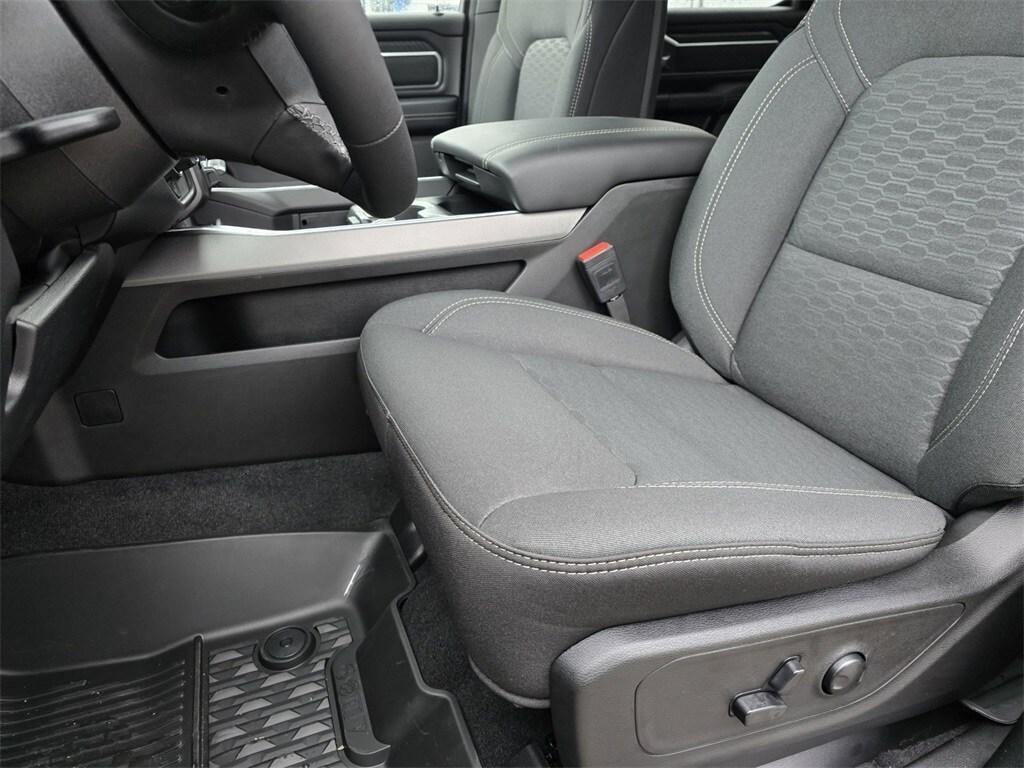 new 2025 Ram 1500 car, priced at $47,632