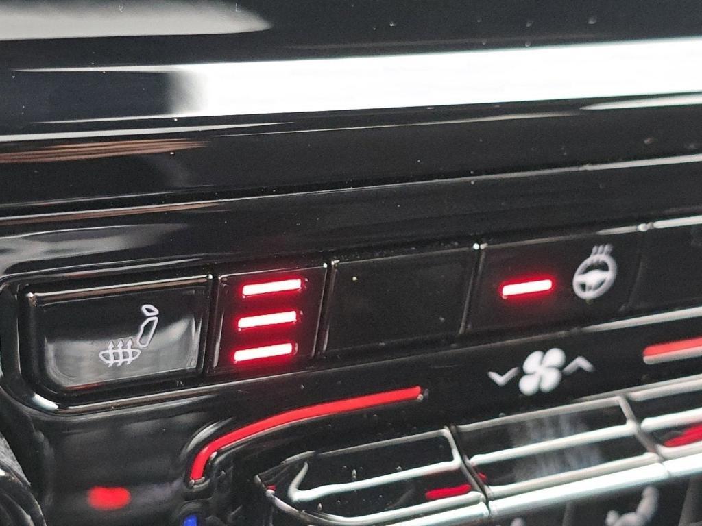new 2025 Jeep Grand Cherokee car, priced at $37,715