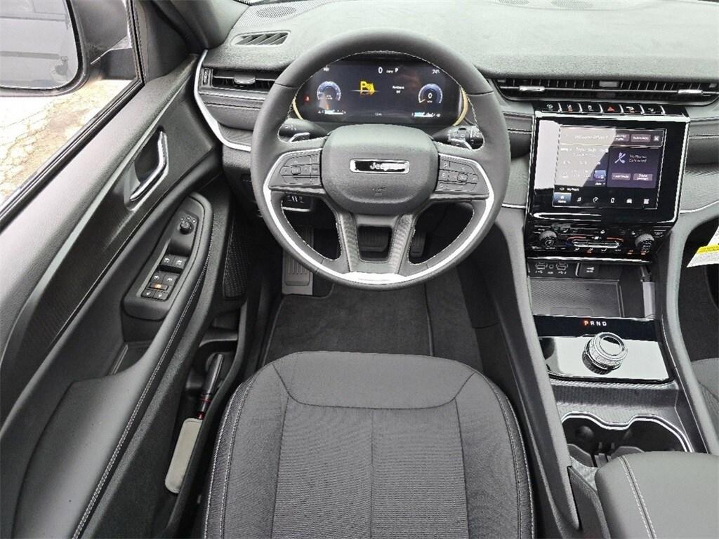 new 2025 Jeep Grand Cherokee car, priced at $38,965