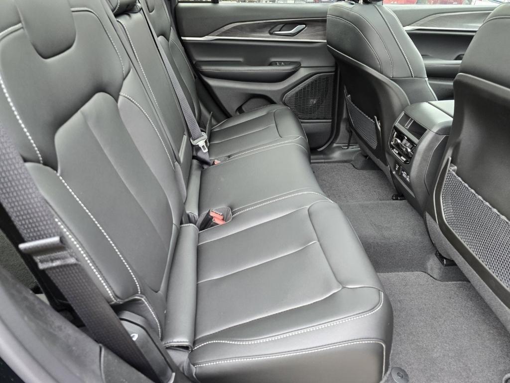 new 2025 Jeep Grand Cherokee car, priced at $46,730