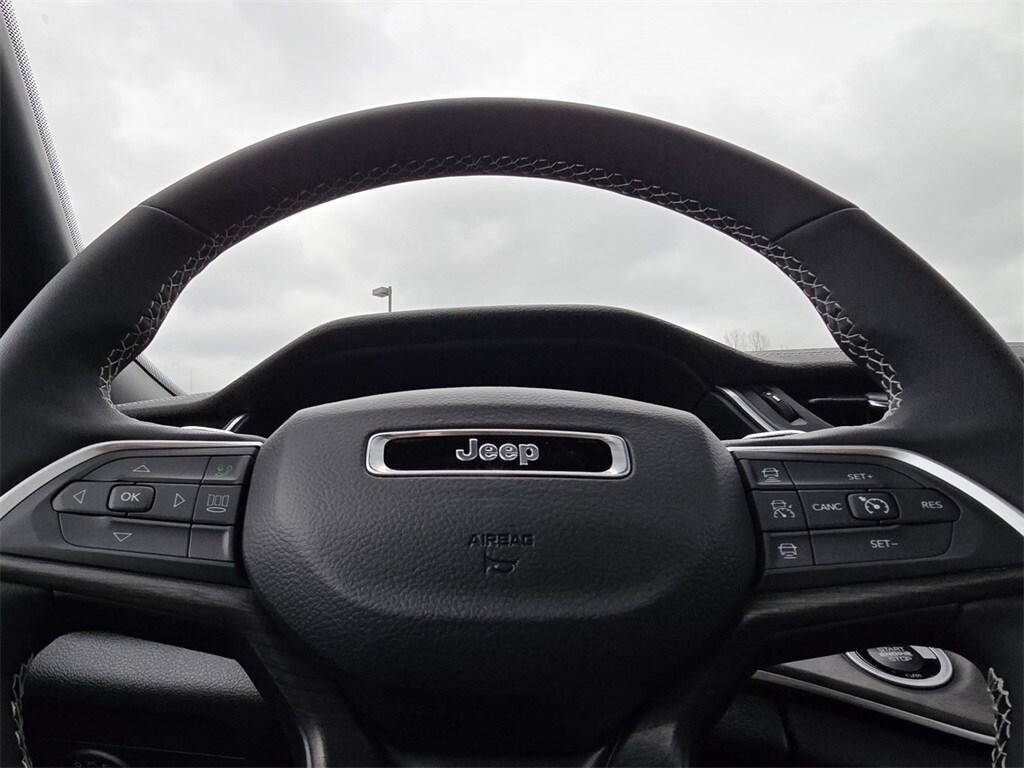 new 2025 Jeep Grand Cherokee car, priced at $48,916