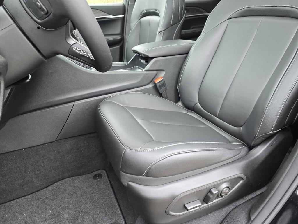 new 2025 Jeep Grand Cherokee car, priced at $46,730