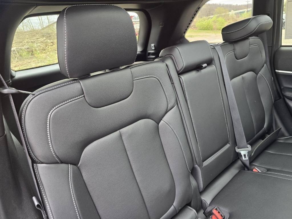 new 2025 Jeep Grand Cherokee car, priced at $46,730