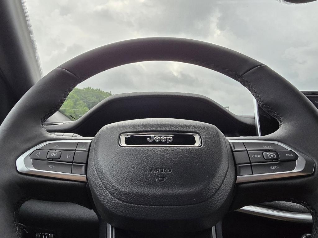 new 2025 Jeep Compass car, priced at $27,800