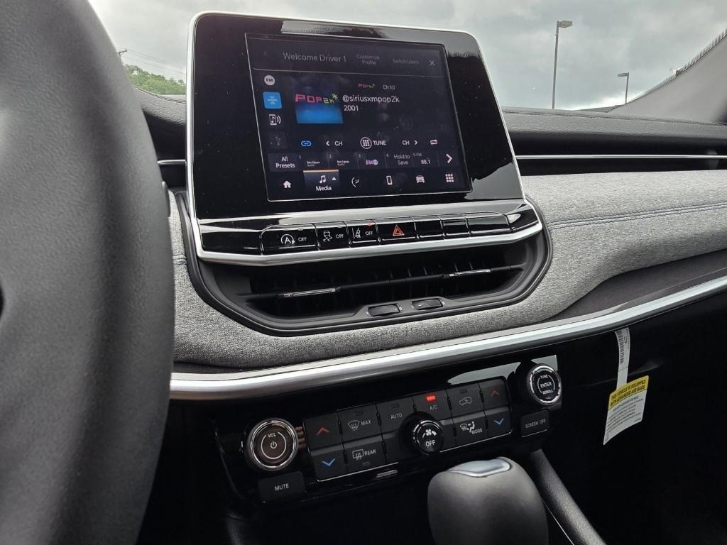 new 2025 Jeep Compass car, priced at $27,800