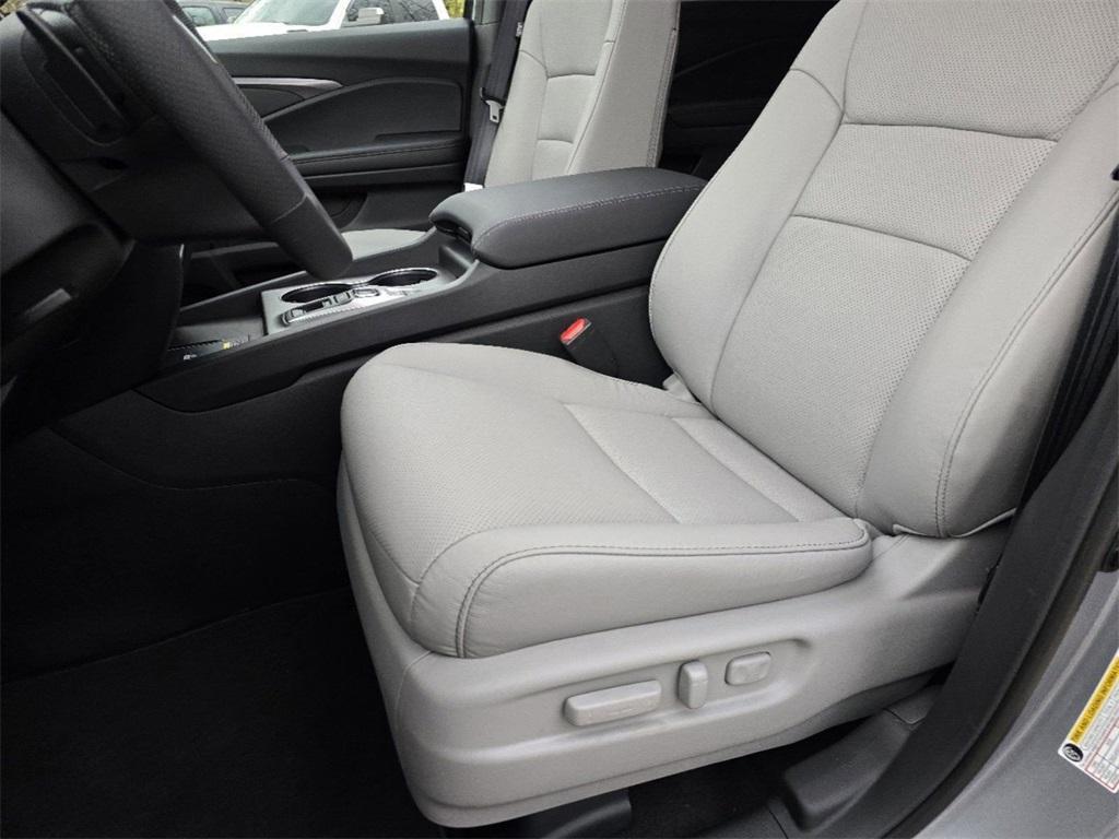 used 2025 Honda Passport car, priced at $34,777